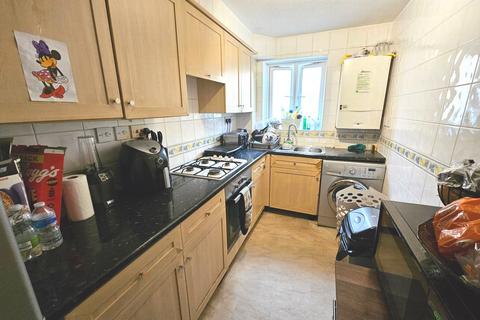 2 bedroom flat for sale, Kensington Court, Grenville Place, Mill Hill, NW7