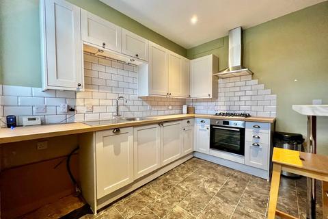 2 bedroom terraced house to rent, Back Lane, Horsforth, LS18