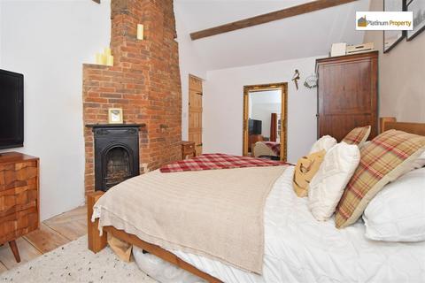 2 bedroom cottage for sale, Sandon Road, Stone ST15