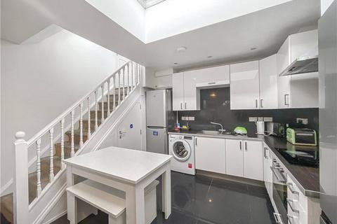 1 bedroom in a house share to rent, Lower Richmond Road, Putney, SW15