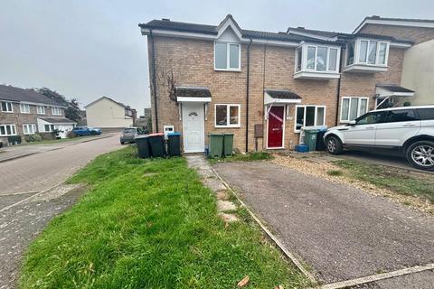 3 bedroom end of terrace house to rent, Rivetts Close, Olney MK46