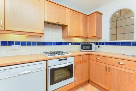 1 bedroom flat to rent, Century Court, Woking GU21