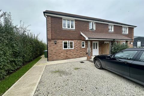 undefined, Pratts Farm Cottages, Stane Street, Billingshurst, RH14