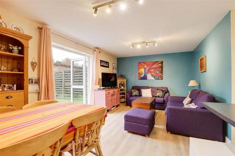 2 bedroom flat for sale, Main Road, Radcliffe-On-Trent NG12