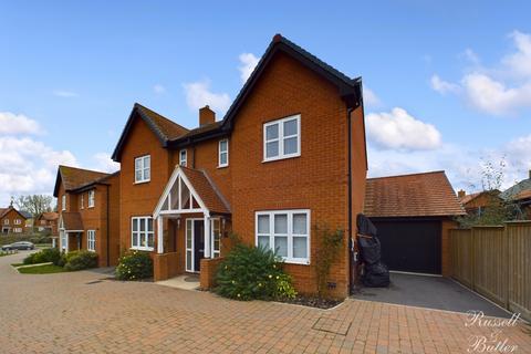 4 bedroom detached house to rent, Minter Rise, Winslow, Buckinghamshire, MK18