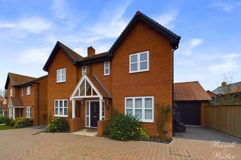 4 bedroom detached house to rent, Minter Rise, Winslow, Buckinghamshire, MK18