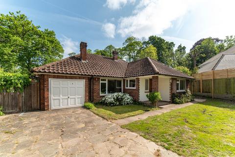 3 bedroom detached bungalow to rent, Fairmile Park Copse, Cobham, KT11