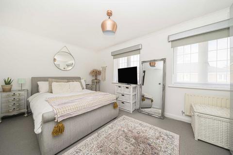 3 bedroom house for sale, Hungerford Square, Weybridge KT13