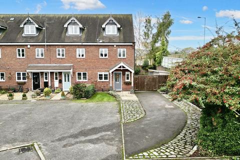 3 bedroom end of terrace house for sale, Haywood Court, Madeley, CW3