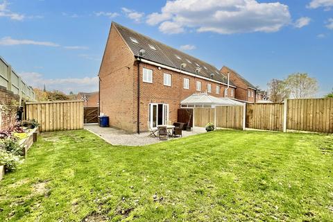 3 bedroom end of terrace house for sale, Haywood Court, Madeley, CW3