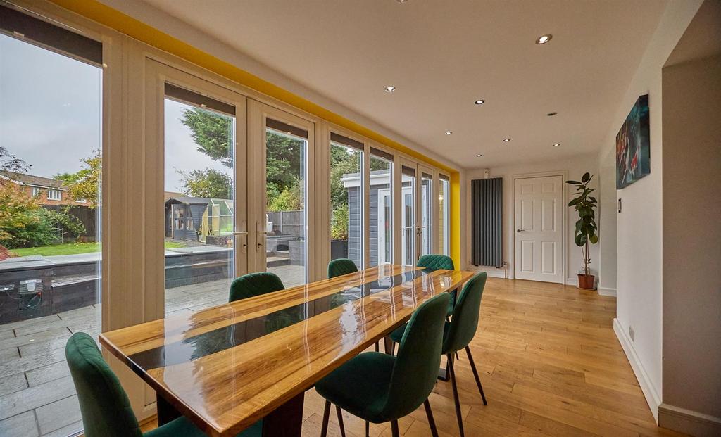 Open plan dining room to rear