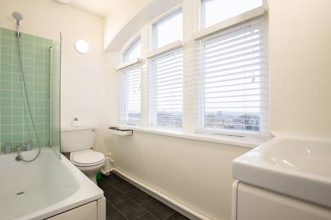 2 bedroom flat to rent, Edward Street, Westbury BA13