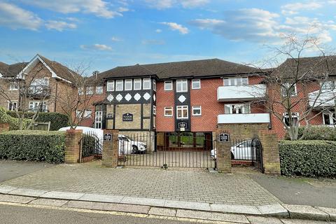 2 bedroom flat for sale, Holden Road, Tudor Lodge, N12