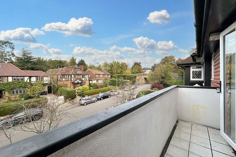 2 bedroom flat for sale, Holden Road, Tudor Lodge, N12