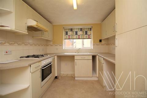 3 bedroom end of terrace house for sale, Redwing Close, Stanground, Peterborough