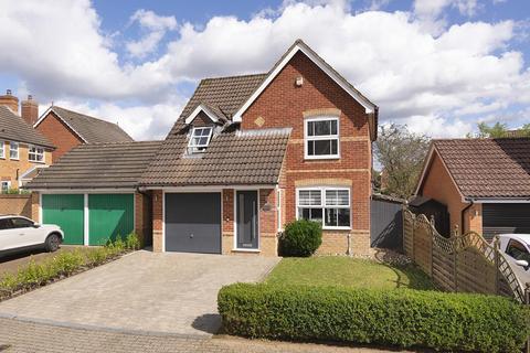 3 bedroom detached house for sale, Lapins Lane, Kings Hill, ME19 4LA