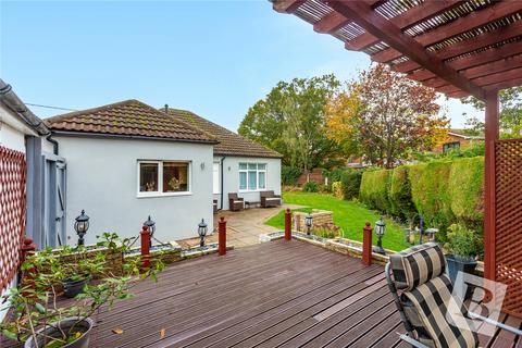 2 bedroom bungalow for sale, Canewdon Gardens, Wickford, Essex, SS11