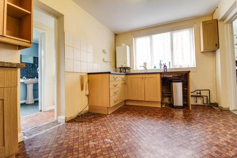 3 bedroom semi-detached house to rent, Moredon Road, Swindon SN25