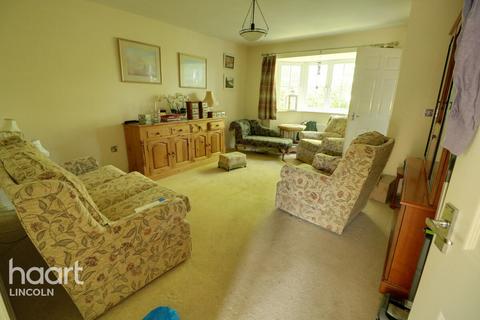 3 bedroom semi-detached house for sale, Horncastle Road, Bardney