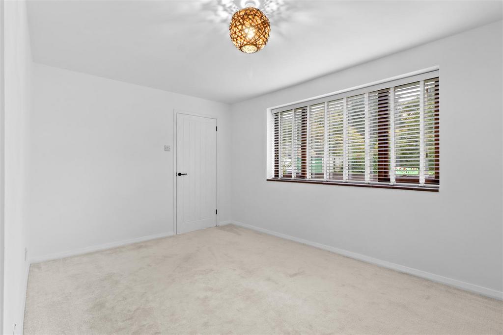 Living Room Photo 2.jpg