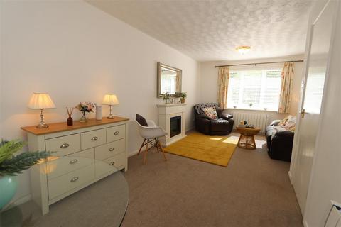Flat 1, Trienna Court Wendover Gardens, Brentwood, CM13 2HD