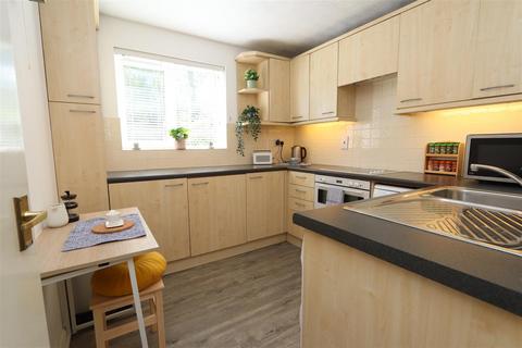 Flat 1, Trienna Court Wendover Gardens, Brentwood, CM13 2HD