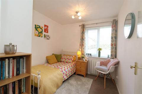 Flat 1, Trienna Court Wendover Gardens, Brentwood, CM13 2HD