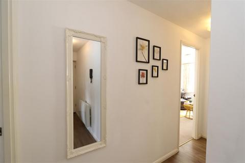Flat 1, Trienna Court Wendover Gardens, Brentwood, CM13 2HD