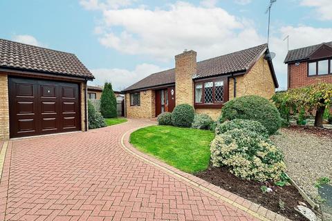 2 bedroom detached bungalow for sale, Grangewood, East Hunsbury, Northampton NN4