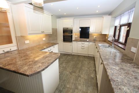 4 bedroom detached house for sale, Neasden Avenue, Clacton-on-Sea