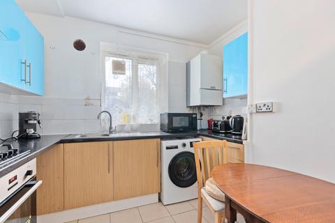 3 bedroom ground floor flat to rent, SW18 4UN