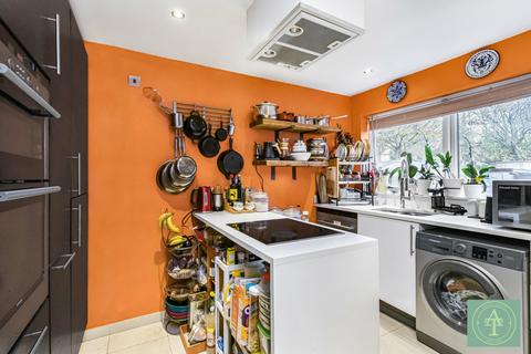 4 bedroom townhouse for sale, Linden Way, Souhtgate, N14