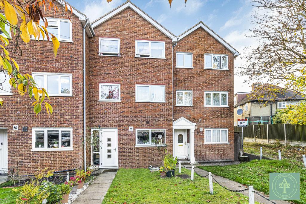 4 Bedroom Town House for Sale