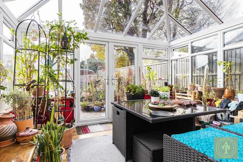 4 bedroom townhouse for sale, Linden Way, Souhtgate, N14