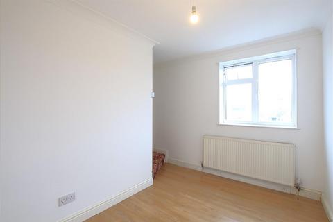 3 bedroom maisonette for sale, Bankside, Southall UB1