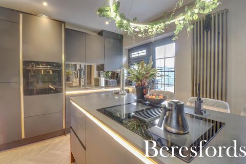 113 Hutton Drive, Hutton, Brentwood, CM13 1QN