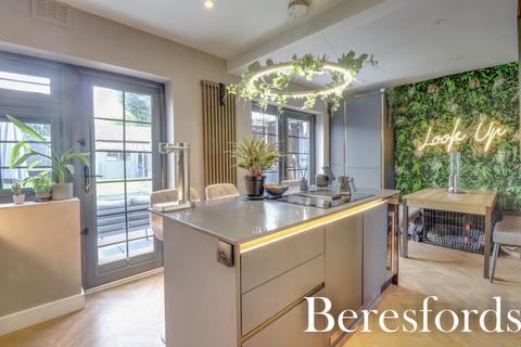 113 Hutton Drive, Hutton, Brentwood, CM13 1QN
