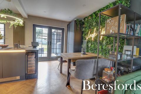 113 Hutton Drive, Hutton, Brentwood, CM13 1QN