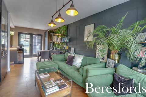 113 Hutton Drive, Hutton, Brentwood, CM13 1QN