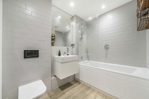 1 bedroom flat for sale, Woods Road, London SE15