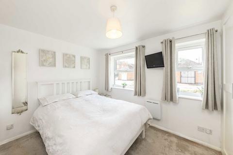 1 bedroom flat for sale, Henry Doulton Drive, London SW17