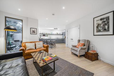 3 bedroom flat for sale, Balham High Road, Balham