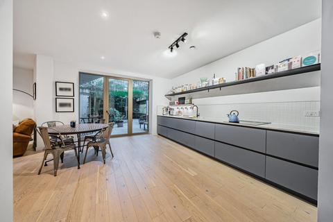 3 bedroom flat for sale, Balham High Road, Balham