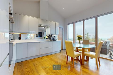 2 bedroom penthouse for sale, 32 Palmerston Road, Buckhurst Hill IG9