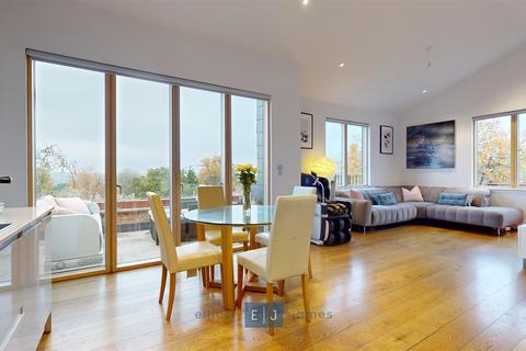 2 bedroom penthouse for sale, 32 Palmerston Road, Buckhurst Hill IG9