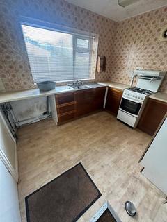 3 bedroom semi-detached house to rent, Altrincham Road, M23