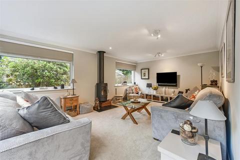 3 Birch Close, Arundel, BN18 9HN