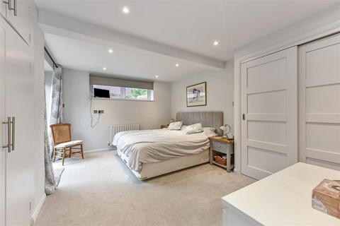 3 Birch Close, Arundel, BN18 9HN