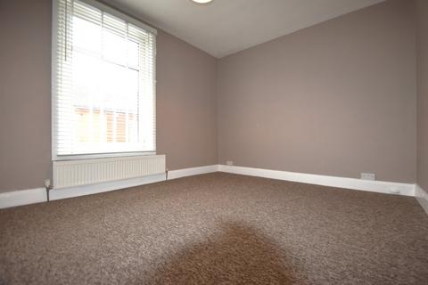 2 bedroom terraced house to rent, Cuthbert Road, Hampshire PO1