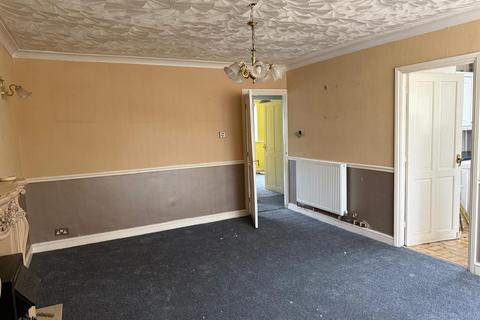 2 bedroom flat to rent, Yemscroft Flats, Lichfield Road, Rushall, Walsall, West Midlands